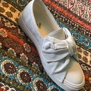 Nine West Onosha White Leather Bow Sneaker Size 5